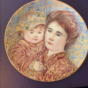 Hibel Mother’s Day plate “Jacqueline and Renee”
